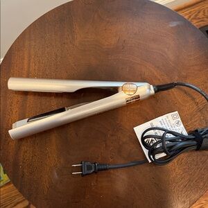 Tyme iron pro styler Hair Straightener